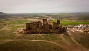 castillo-de-almonacid-con-dron